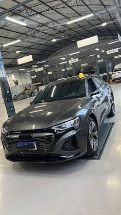 AUDI Q8 E-TRON 55 ELÉTRICO SPORTBACK LAUNCH EDITION QUATTRO